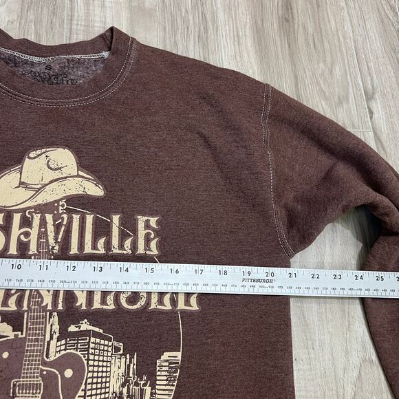 Goodie Two Sleeves Nashville Tennessee graphic crewneck sweatshirt Size S - Picture 4 of 7